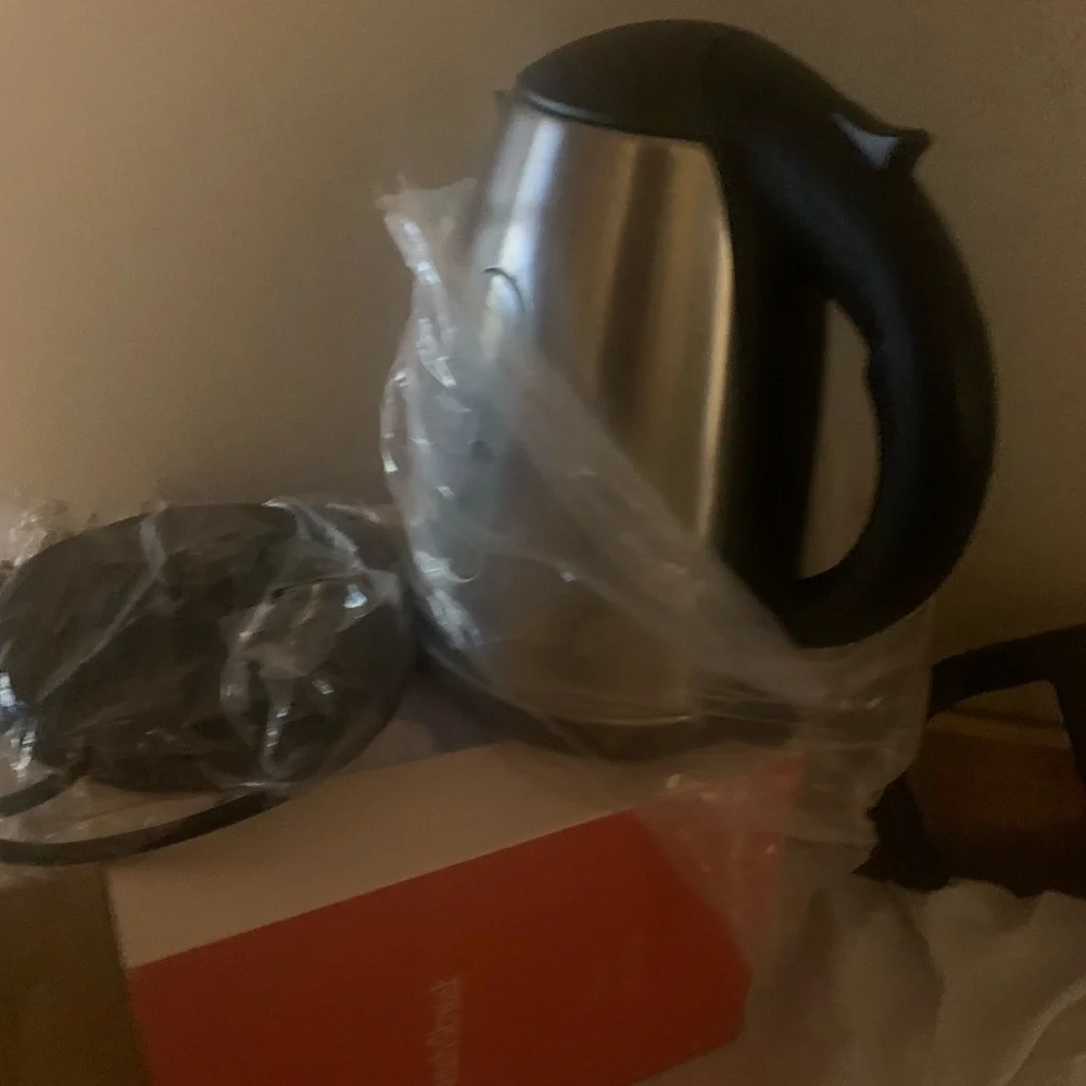 tea kettle - Picture 3 of 10